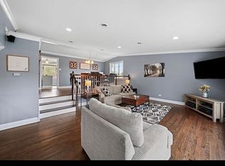 15317 Oak Rd, Oak Forest, IL 60452