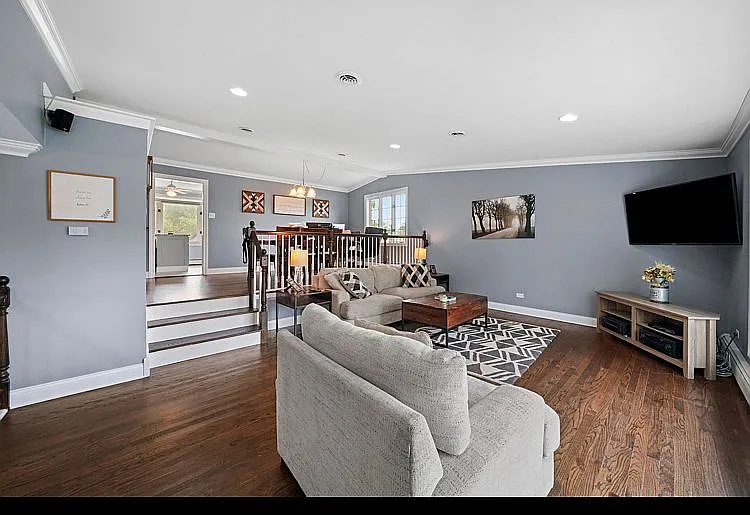 15317 Oak Rd photo 1