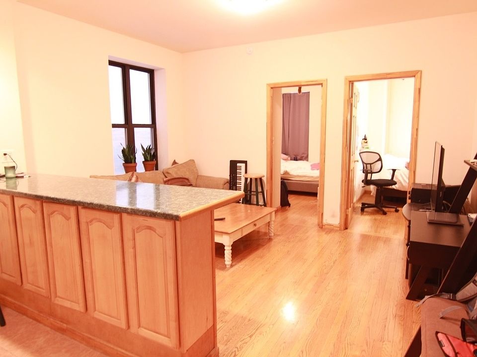 1st image of 304 E 5th St APT 5D