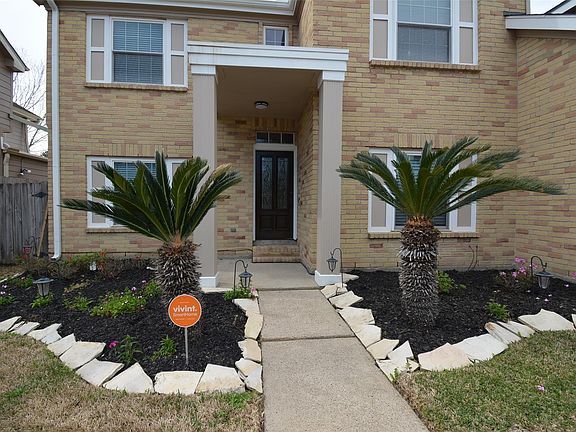 4th image of 1018 Wentworth Dr