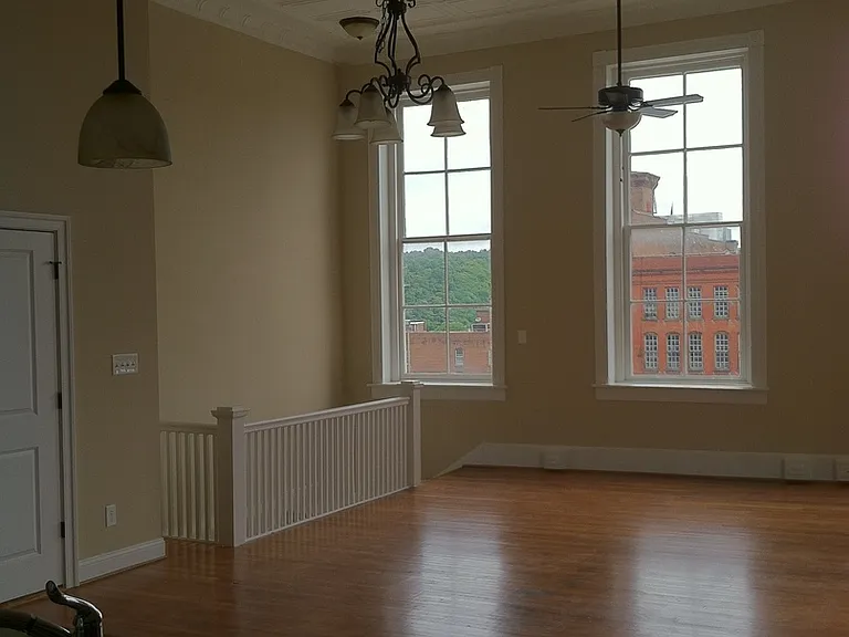 922 Main St — Photo 26
