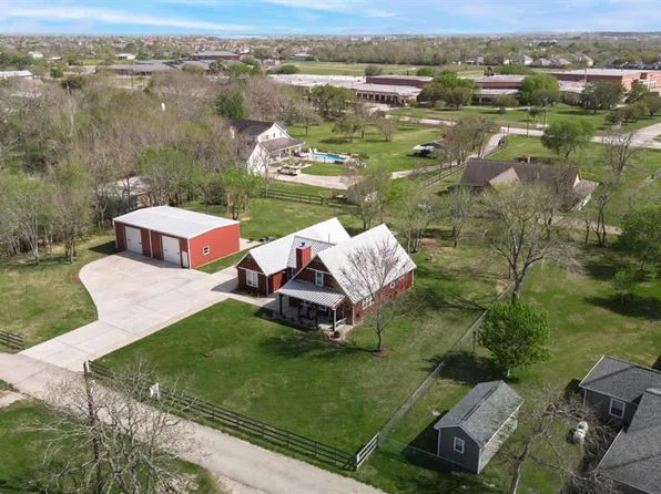 109 Smith Lane, League City, TX 77573