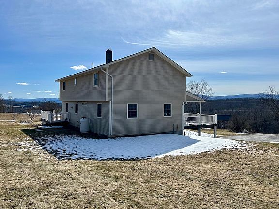 2nd image of 918 Hebard Hill Road