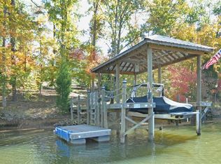 944 Thorn Ridge Ln, Lake Wylie, SC 29710