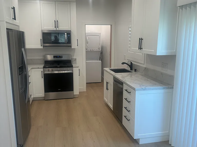 11337 Utopia Ave — Photo 16