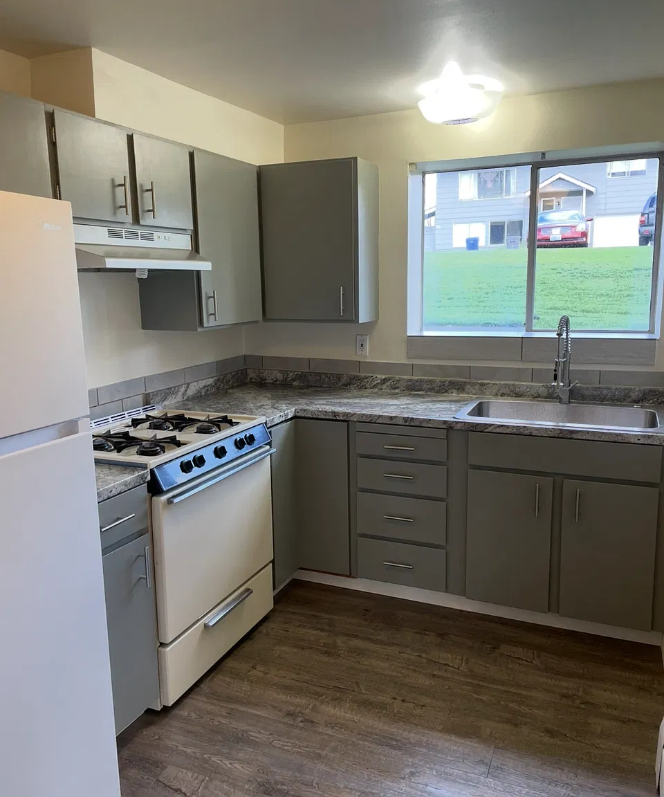 Cedar Ln, East Wenatchee — Photo 2