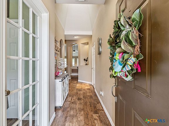 4th image of 860 Fair Ln
