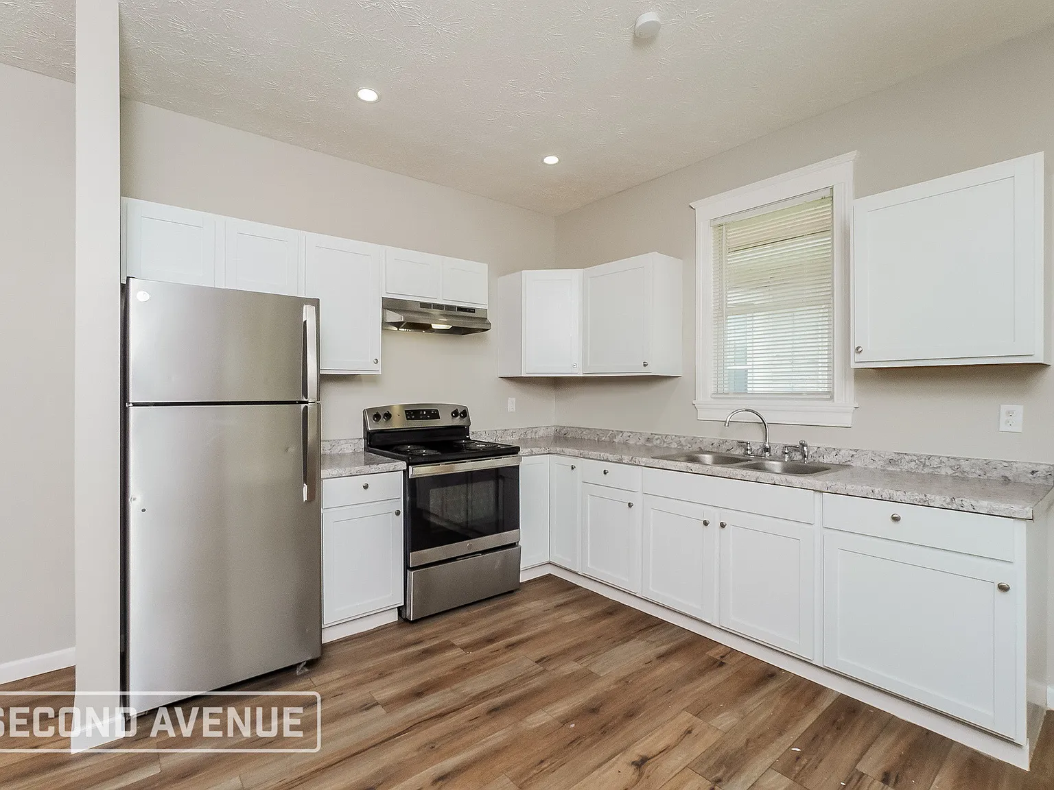 3 bed, 1.0 bath, 1100 sqft, $1,460 — Photo 3