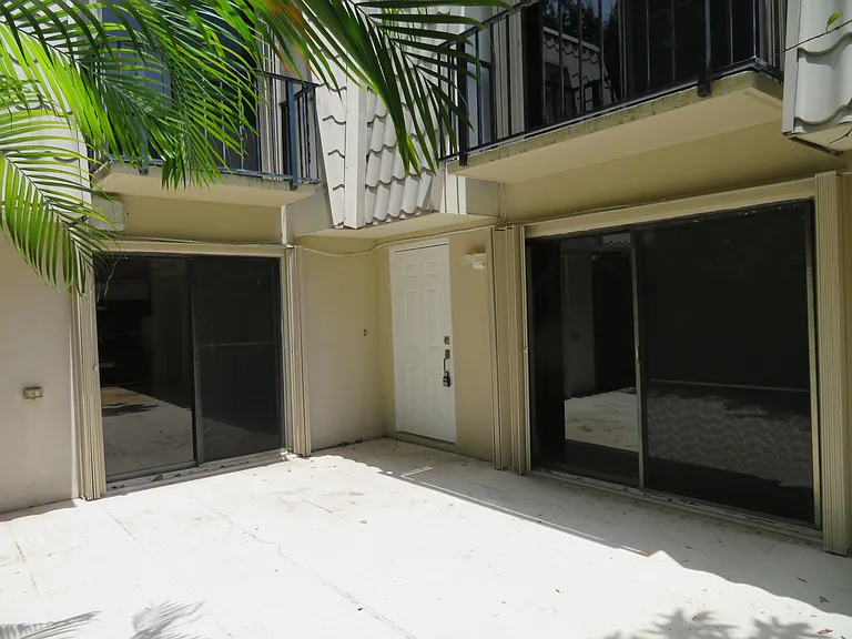 1700 Embassy Dr #708 — Photo 27