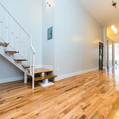 Rented by Nooklyn NYC LLC | media 82