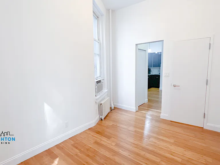225 E 14th St #4E — Photo 6