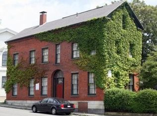 21 Middle St, Gloucester, MA 01930