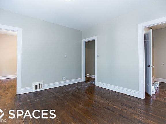 3rd image of 2456 W Cuyler Ave