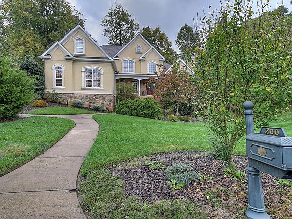 3rd image of 200 Hidden Forest Ct