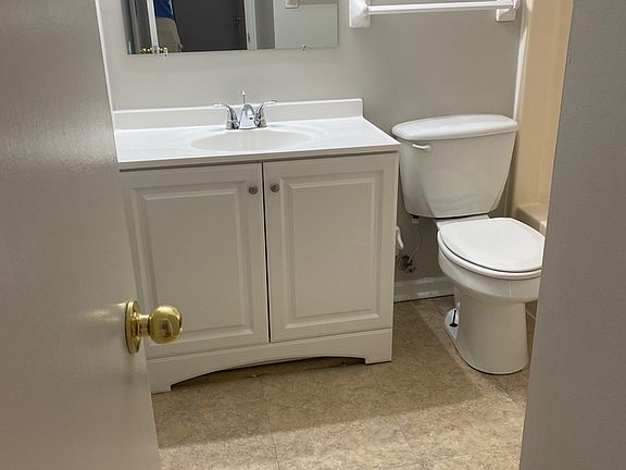 4th image of 3171 Aqueduct Dr