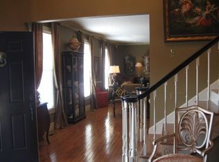 10 Fox Run Ln, Johnson City, TN 37604