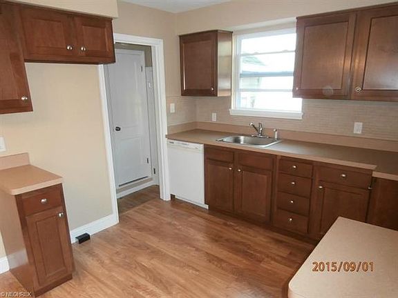 4th image of 29700 Bruce Dr
