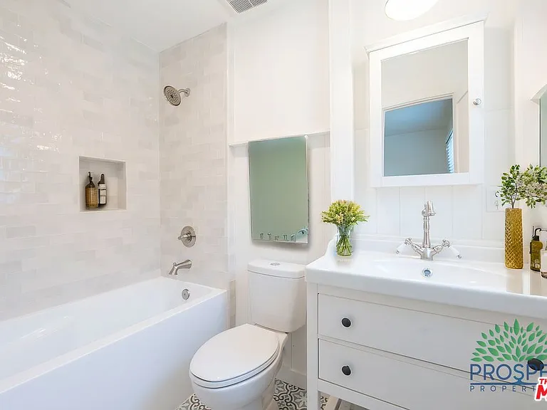 314 N Venice Blvd — Photo 26