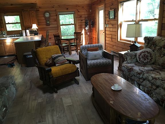 4th image of 1007 Pine Top Trl