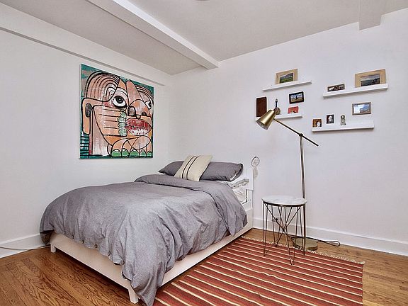 2nd image of 321 E 43rd St APT 211