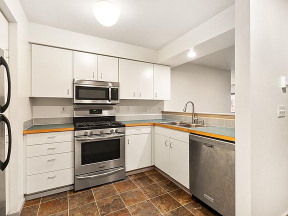 5th image of 6823 Oswego Pl NE #202