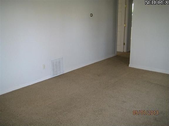 5th image of 638 Clifford Ave