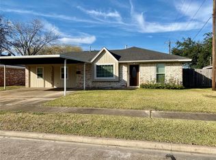 1106 E Columbia Ln, Deer Park, TX 77536