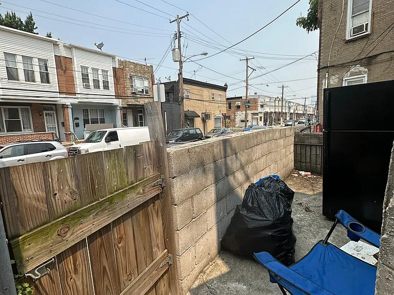 1916 Point Breeze Ave — Photo 19