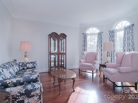 5th image of 1017 Antioch Woods Ln
