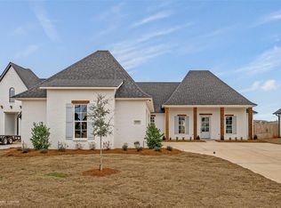 172 N Canal Dr, Bossier City, LA 71111