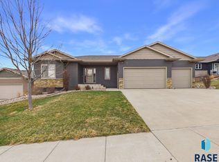 713 N Garnet Cir, Brandon, SD 57005