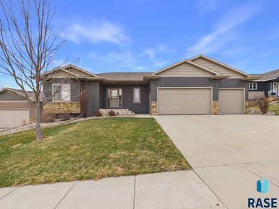 713 N Garnet Cir, Brandon, SD, 57005