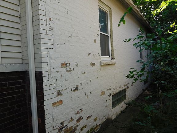 2nd image of 600 Douglas Ave