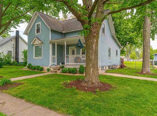 264 E Main St, Warrensburg, IL 62573