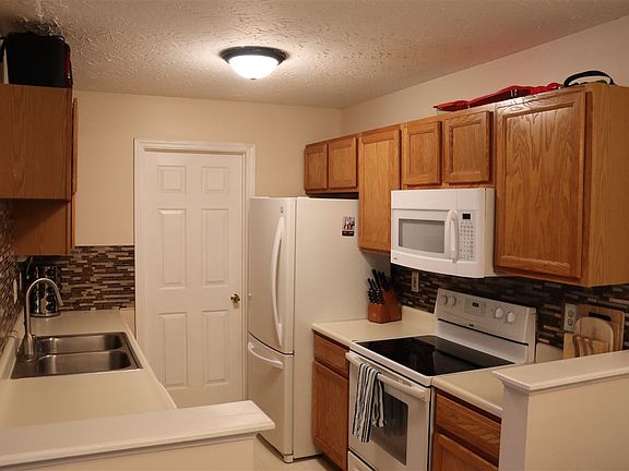5th image of 660 Friars Ln APT 3