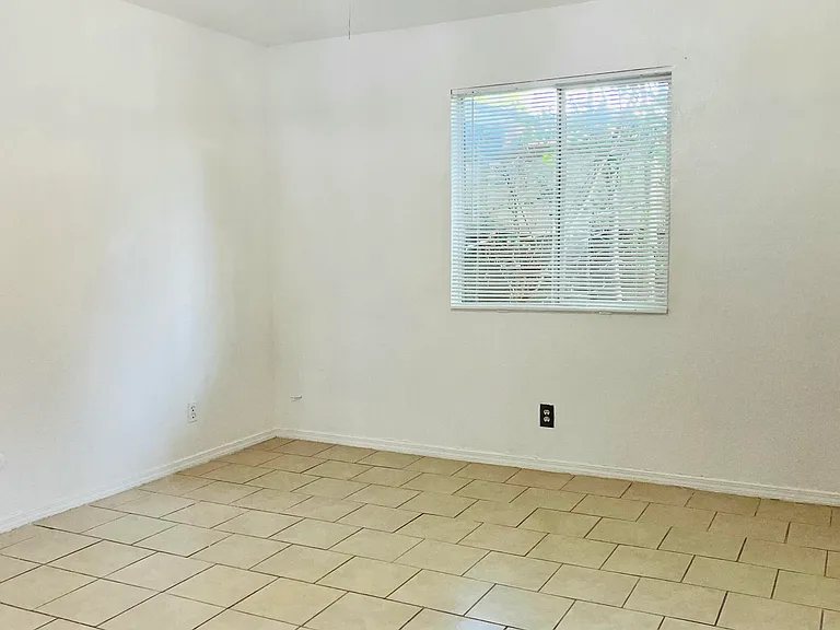 8200 Copper Ave NE #A — Photo 14