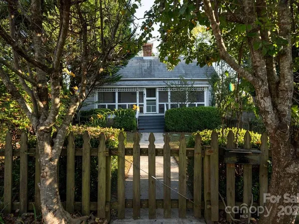 35 Miner St, Brevard, NC 28712