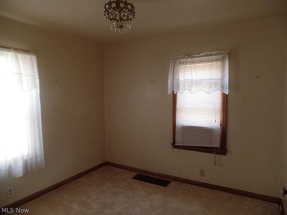 4th image of 8265 Bear Rd SE