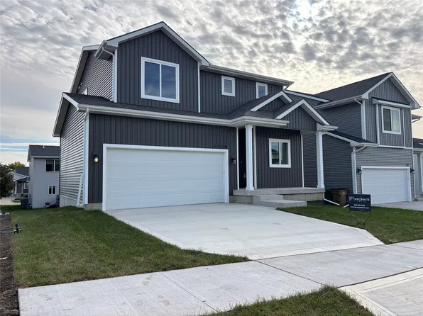 1718 Gordon Ct, Norwalk, IA 50211