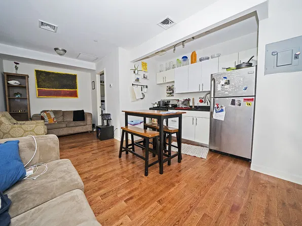 104 Manhattan Avenue image 1 of 10
