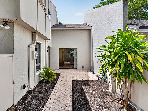 3rd image of 12720 Spinnaker Lane
