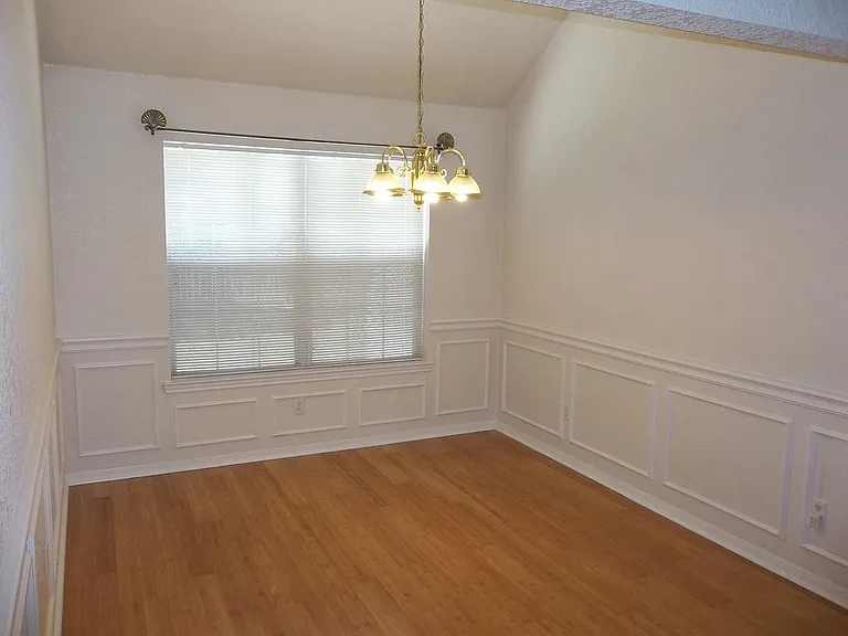 2703 Kinney Dr — Photo 4