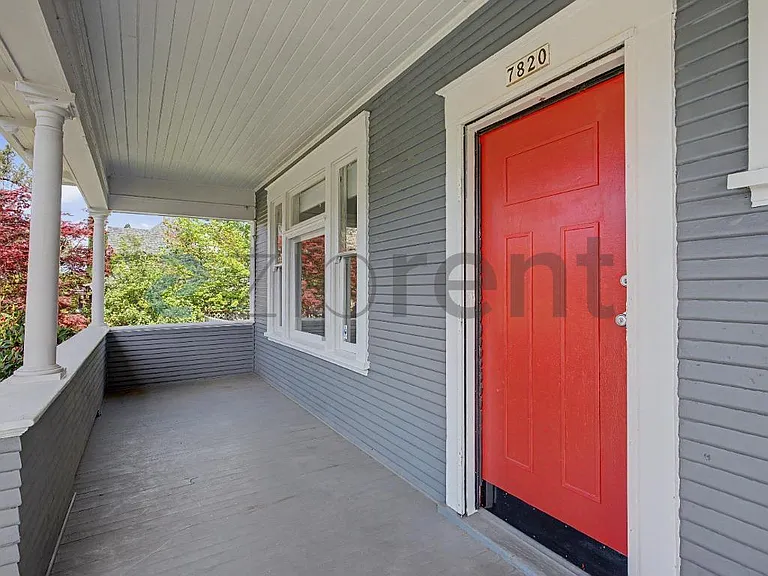 7820 N Van Houten Ave — Photo 3