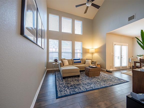4th image of 7129 Brentdale Ln