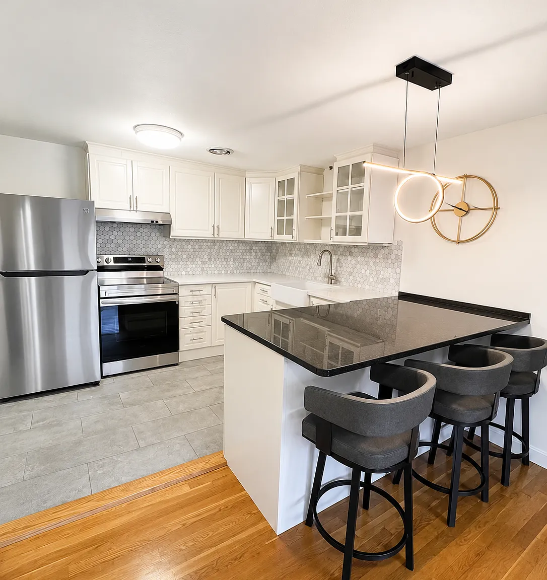 14 Riverside St — Photo 2