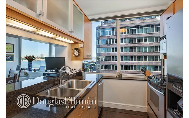 Rented by Douglas Elliman | media 24