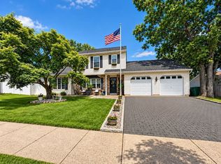7 Pinyon St, Howell, NJ 07731