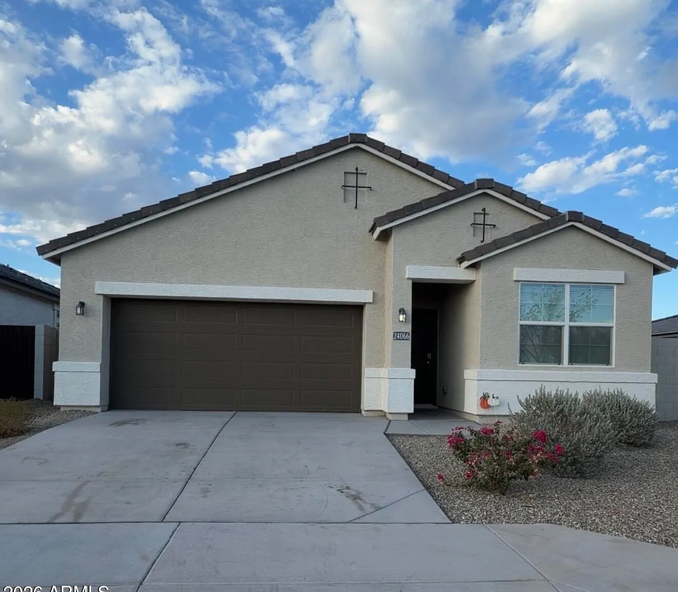 3 bed, 2.0 bath, 1602 sqft, $2,200 — Photo 1