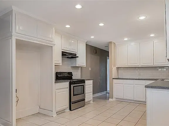 5020 Roxie St — Photo 2
