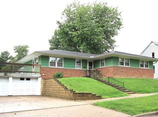 2338 N 5th St, Clinton, IA 52732